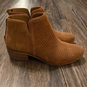 Susina, Suede Booties